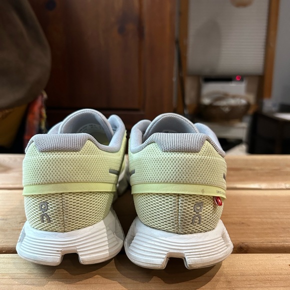 ON CLOUD 5 Running Shoes Hay Frost Women Sneakers 8 - Picture 8 of 16